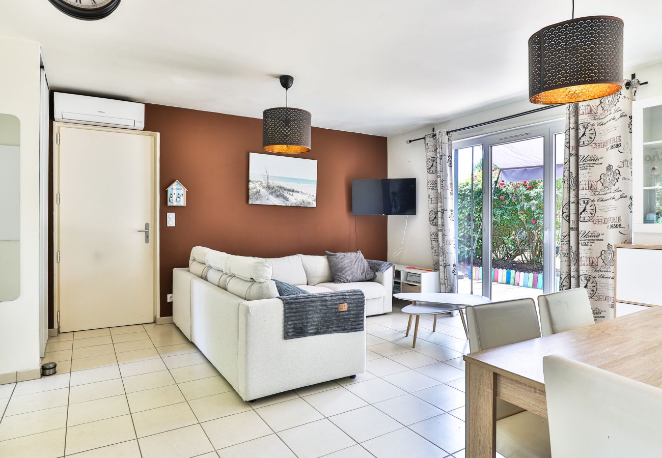House in Parentis-en-Born - House for 5 people with a swimming pool and sauna