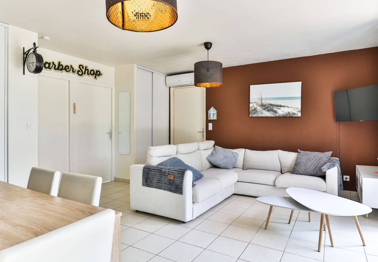 House in Parentis-en-Born - House for 5 people with a swimming pool and sauna