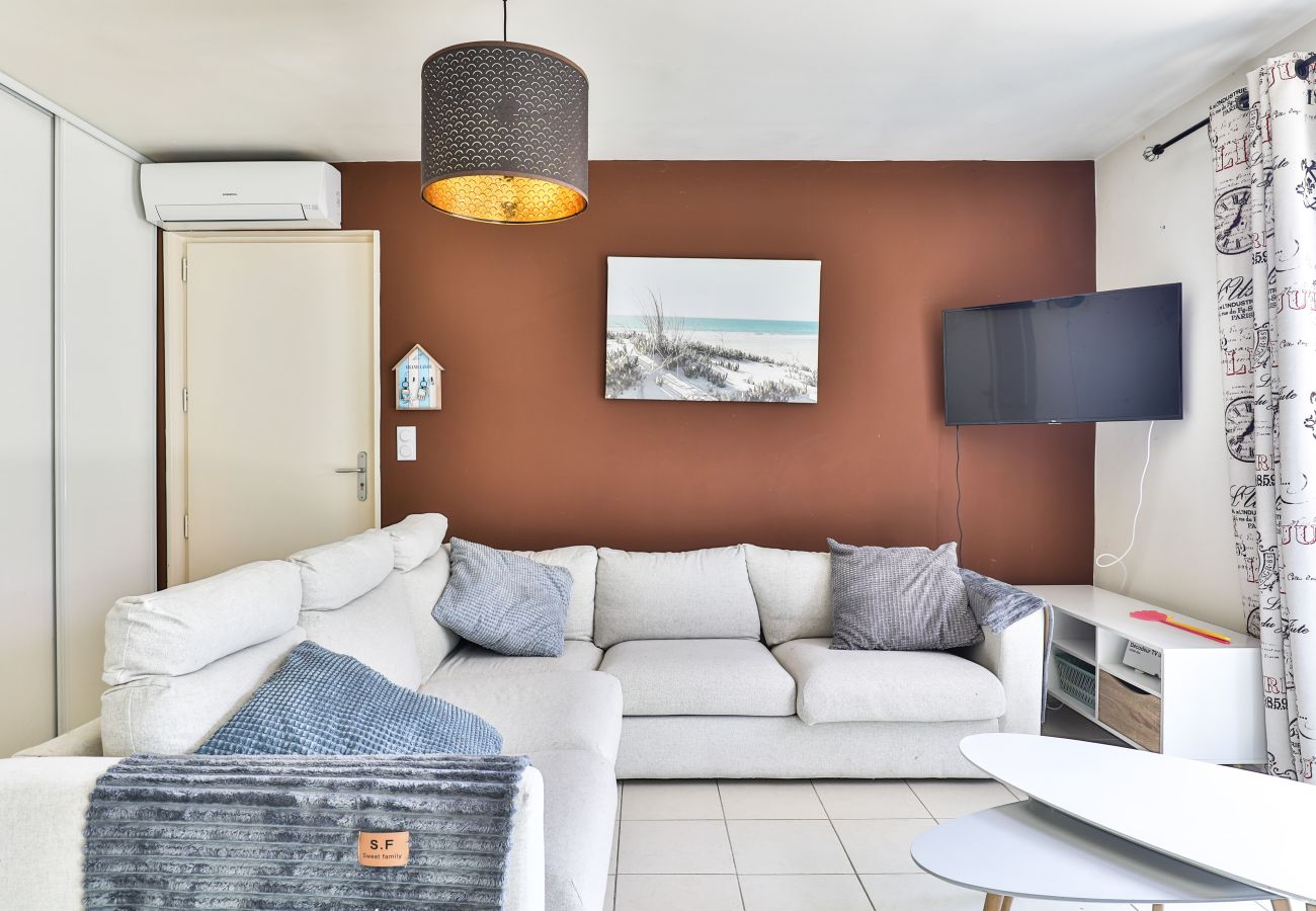 House in Parentis-en-Born - House for 5 people with a swimming pool and sauna