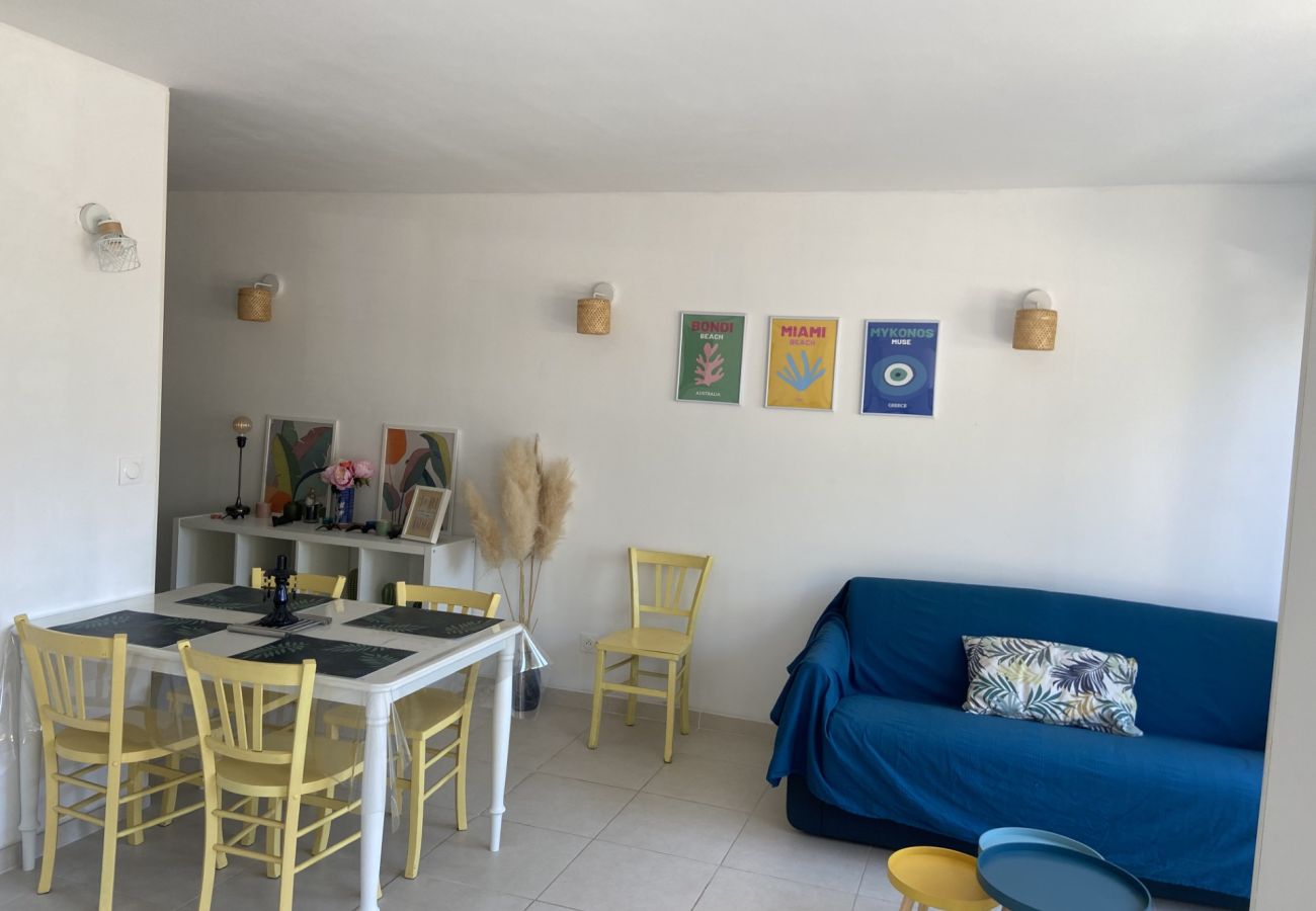 Apartment in Le Grau-du-Roi - Bright studio apartment near the sea for 4 people 