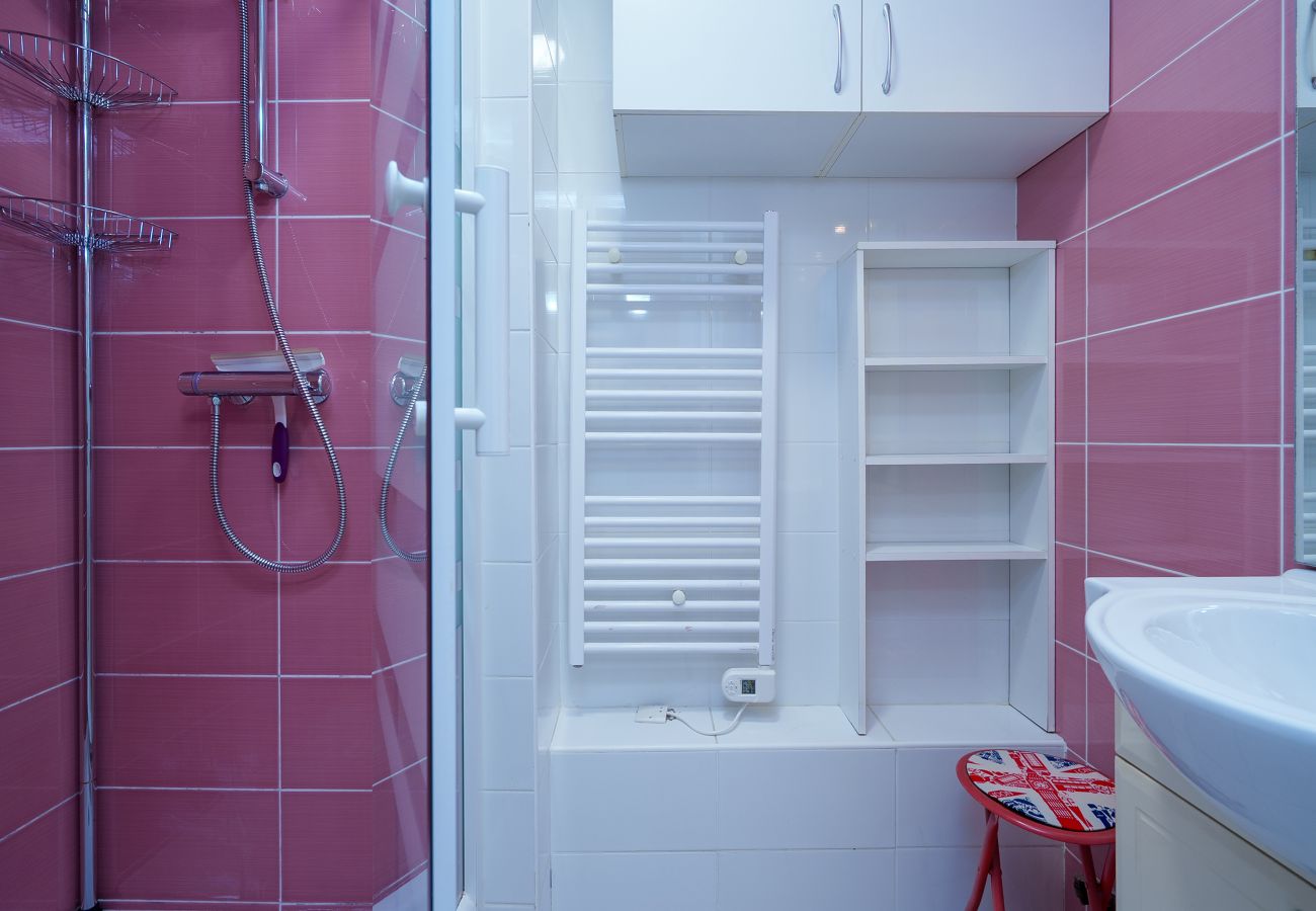 Apartment in Agde - Air-conditioned apartment 300 meters from the beach, with private parking