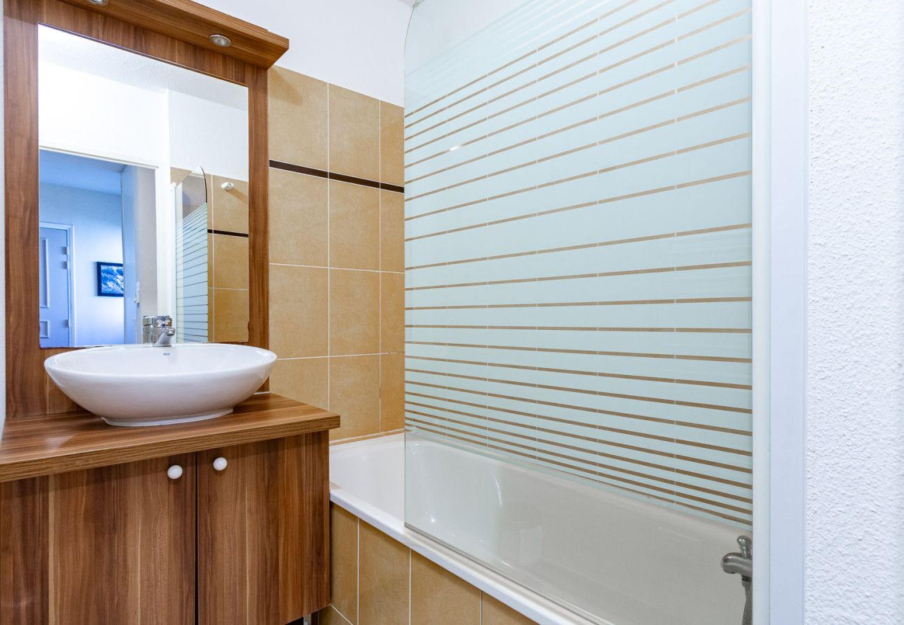 Apartment in Ax-les-Thermes - Flat balcony overlooking the countryside, close to shops