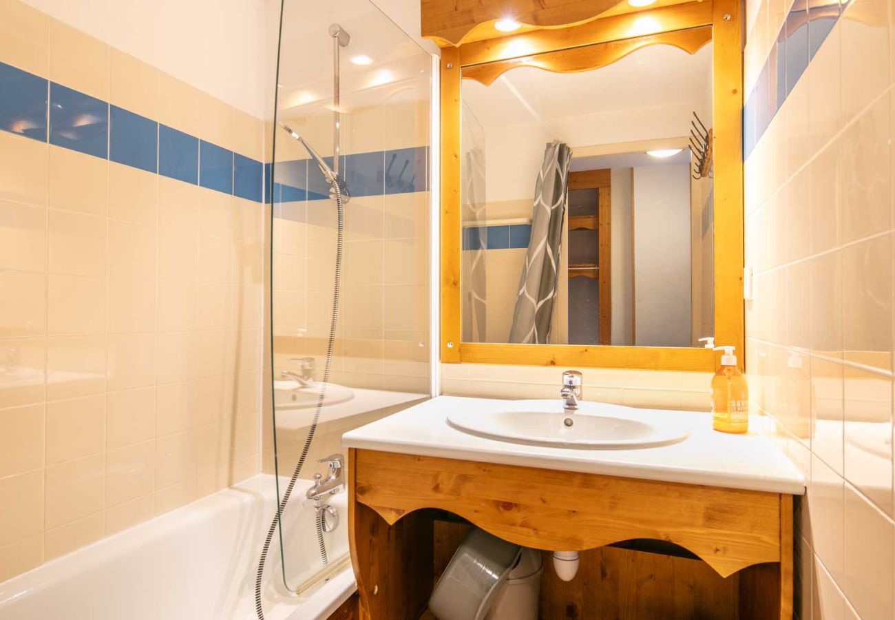 Apartment in Chamrousse - Family apartment with a balcony overlooking the mountains