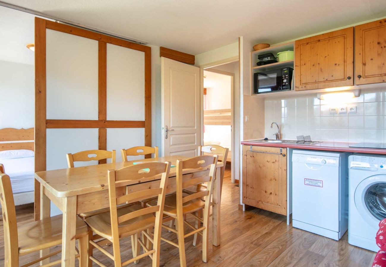 Apartment in Chamrousse - Family apartment with a balcony overlooking the mountains