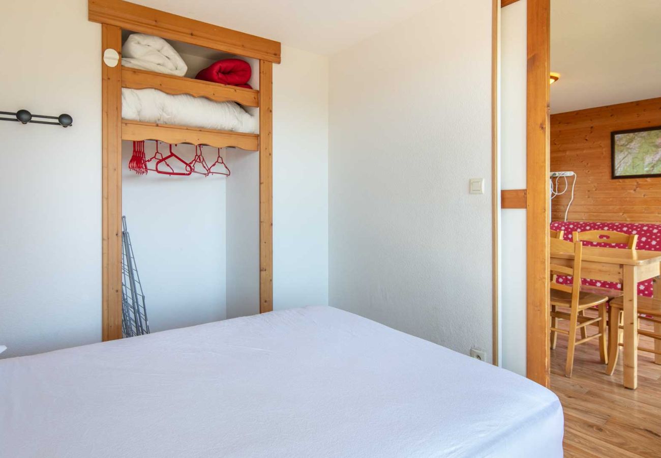 Apartment in Chamrousse - Family apartment with a balcony overlooking the mountains