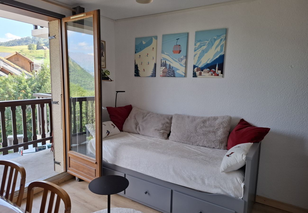 Studio in Saint-Sorlin-d´Arves - Studio with a balcony and a view of the mountains