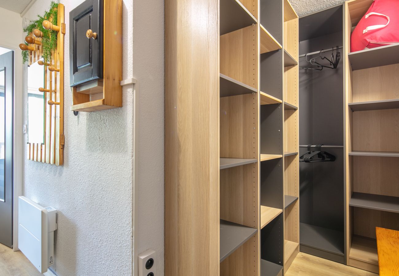 Studio in Saint-Sorlin-d´Arves - Studio with a balcony and a view of the mountains