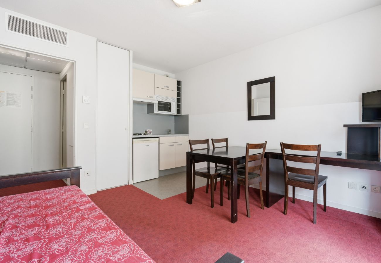 Apartment in Grasse - Apartment with balcony and swimming pool