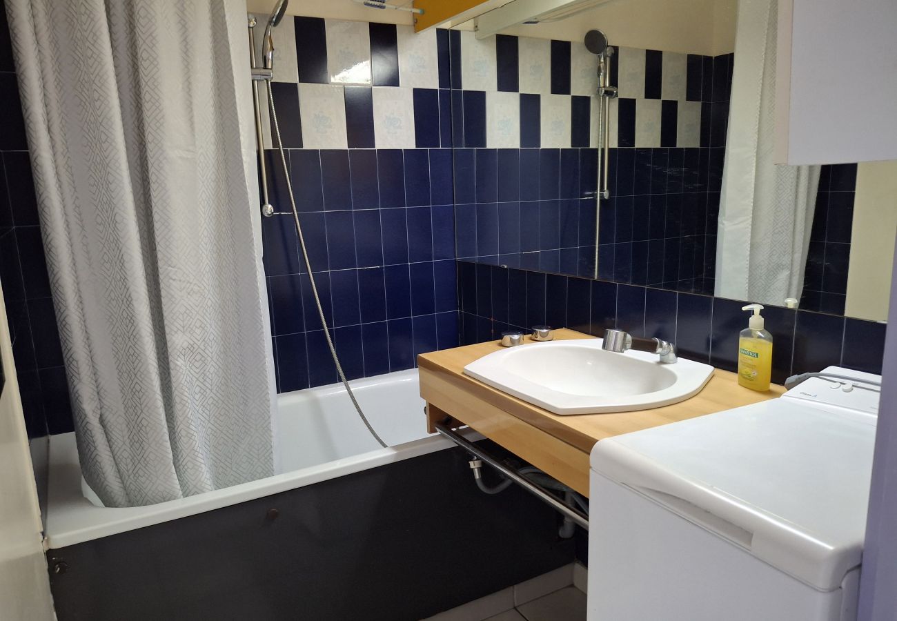 Studio in Le Grau-du-Roi - Studio apartment with a loggia near the ocean