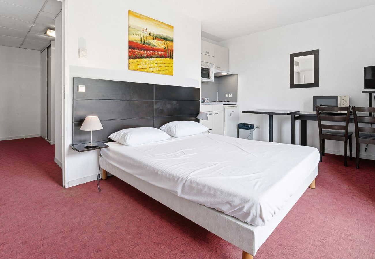 Studio in Grasse - Apartment with balcony and swimming pool