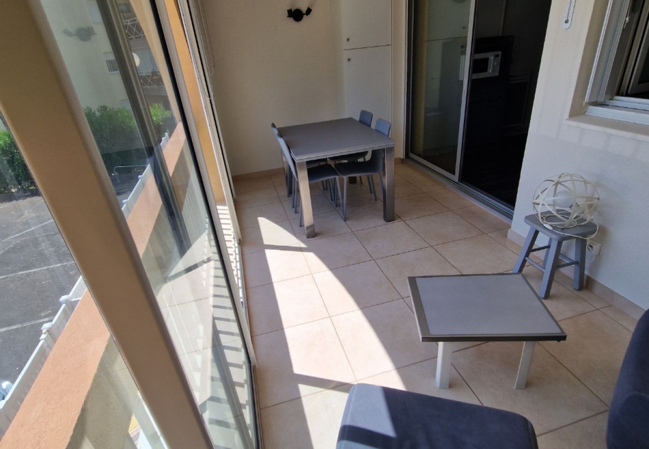 Apartment in Agde - Apartment with loggia and swimming pool