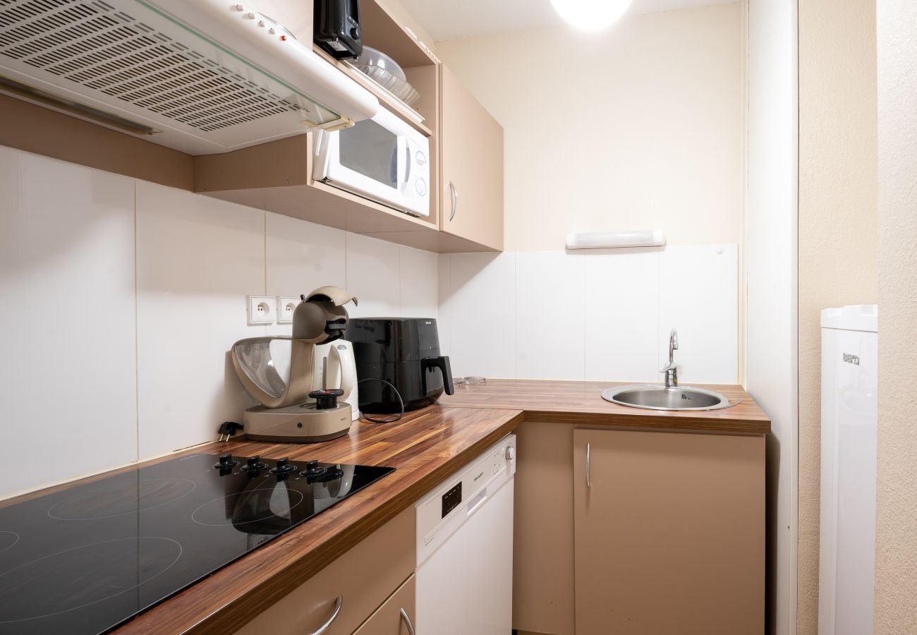 Apartment in Ax-les-Thermes - Apartment with balcony and swimming pool