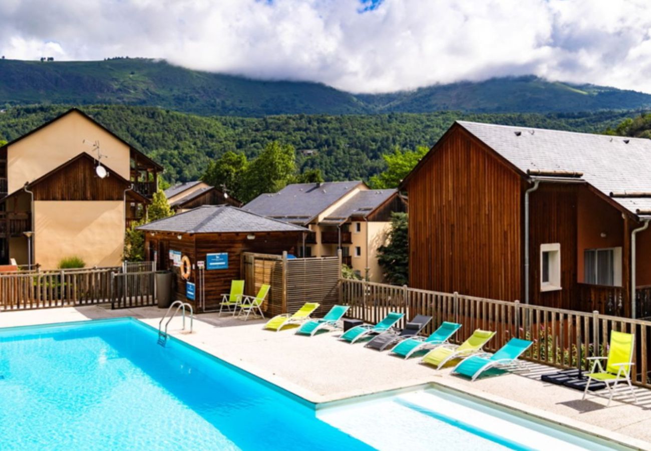 Apartment in Ax-les-Thermes - Apartment with balcony and swimming pool