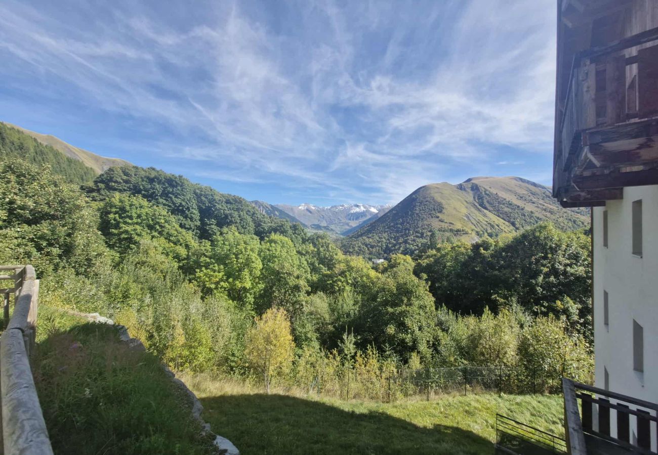 Apartment in Saint-Sorlin-d´Arves - Apartment with balcony and heated indoor swimming pool