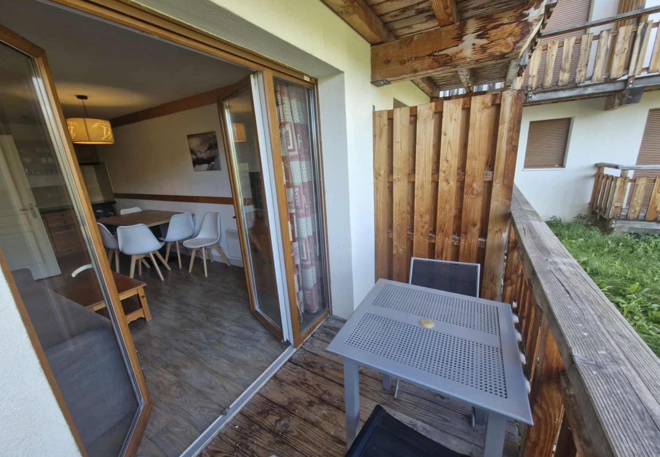 Apartment in Saint-Sorlin-d´Arves - Apartment with balcony and heated indoor swimming pool