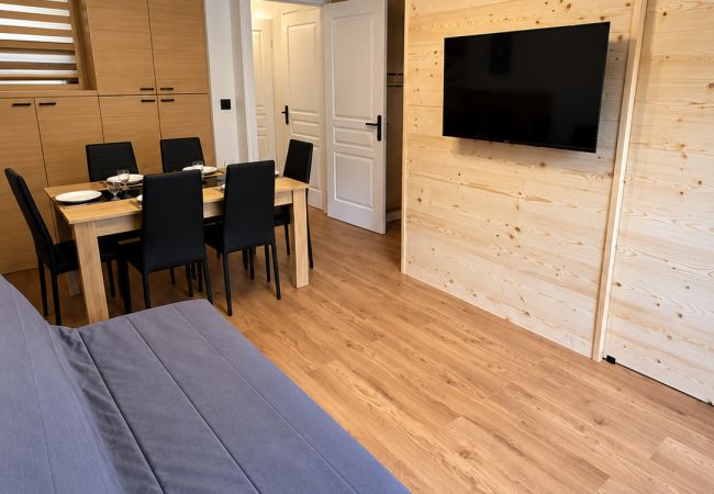 Apartment in Allos - Apartment with a balcony and a heated swimming pool