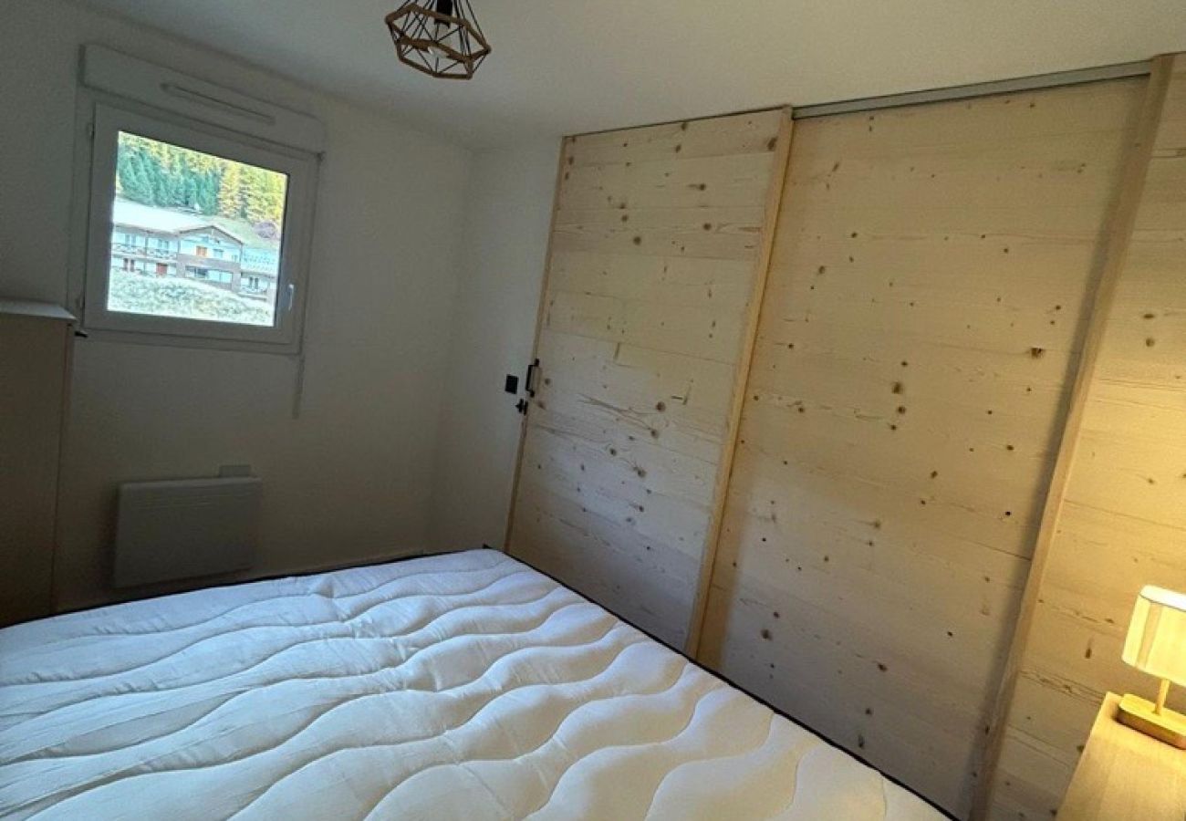 Apartment in Allos - Apartment with a balcony and a heated swimming pool