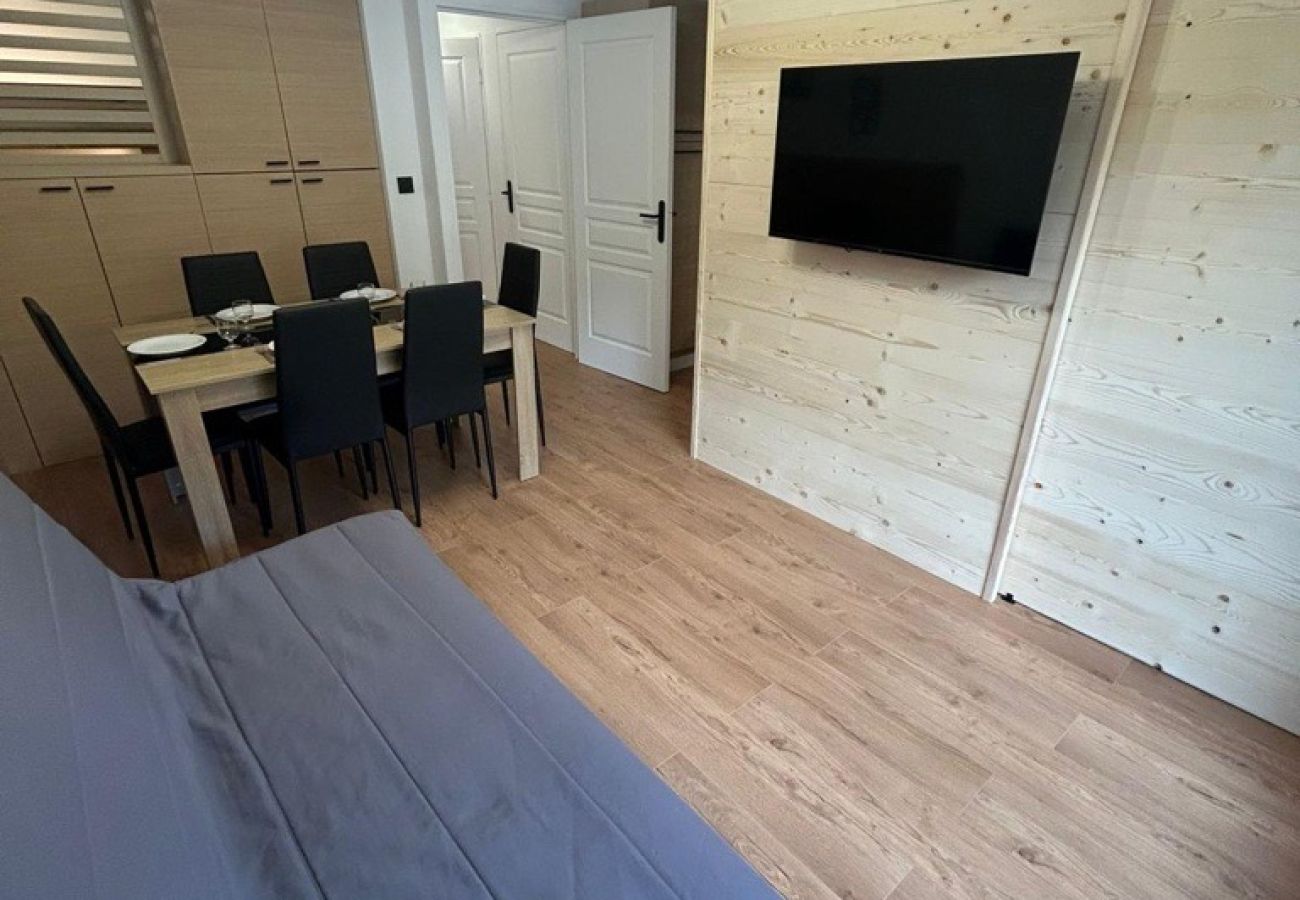 Apartment in Allos - Apartment with a balcony and a heated swimming pool
