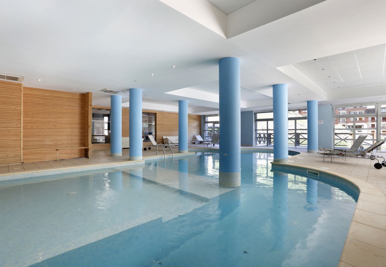 Apartment in Allos - Apartment with a balcony and a heated swimming pool