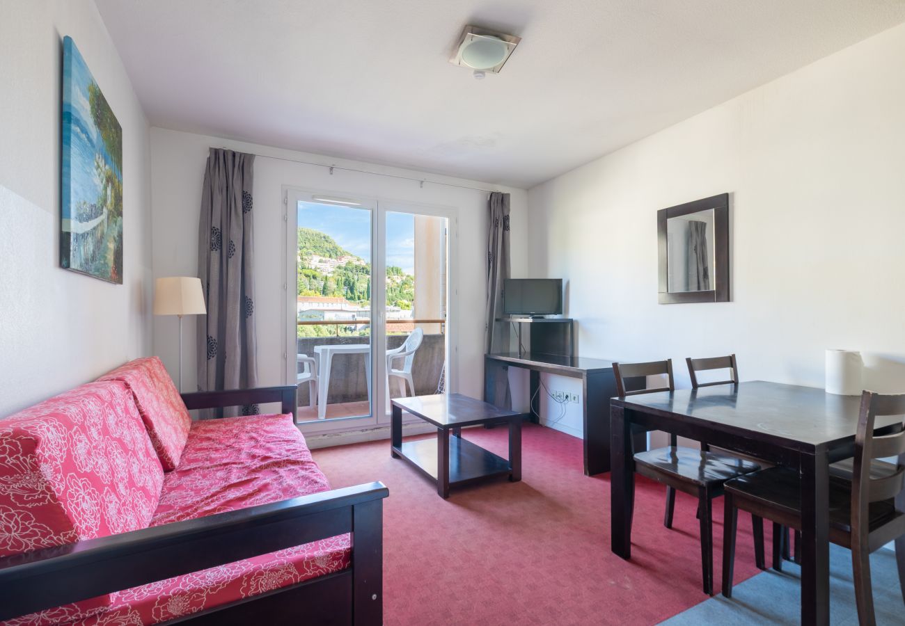Apartment in Grasse - Apartment with balcony and swimming pool