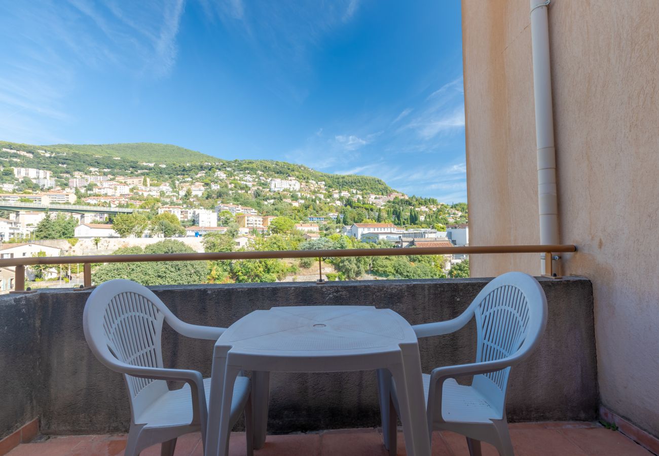Apartment in Grasse - Apartment with balcony and swimming pool