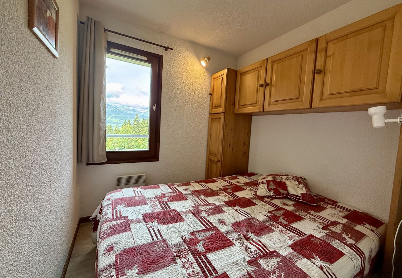 Apartment in Morillon - Apartment with balcony and ski slopes view