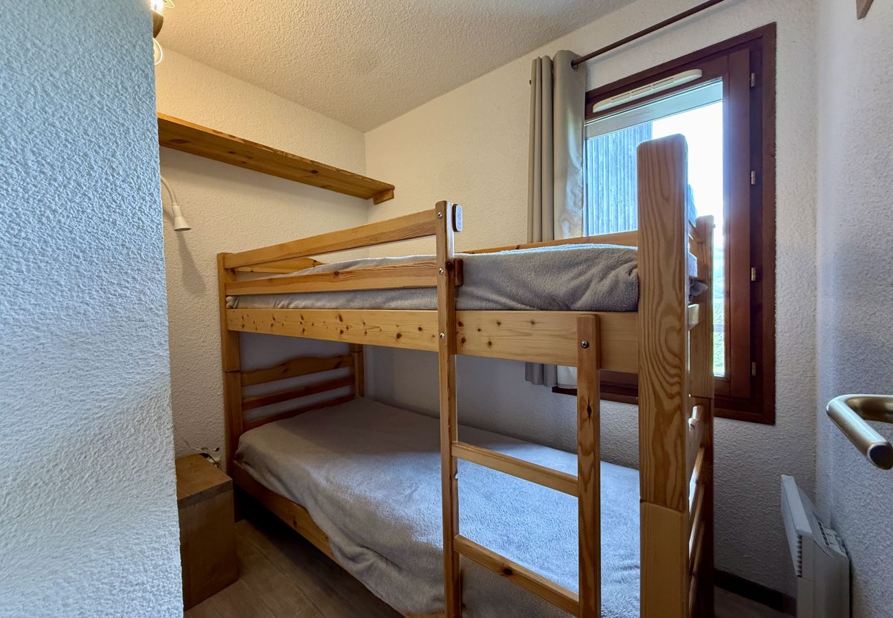 Apartment in Morillon - Apartment with balcony and ski slopes view