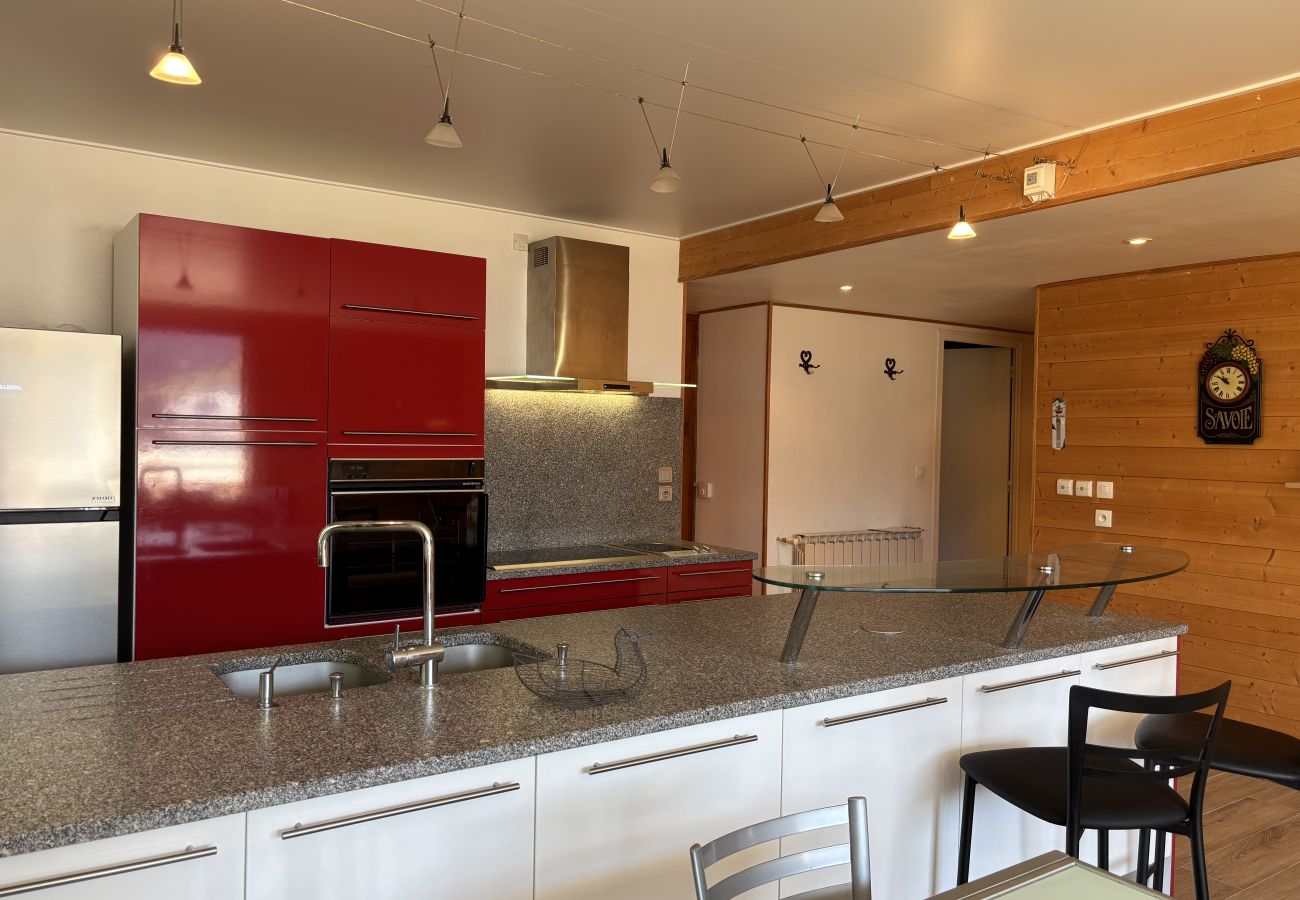 Apartment in Les Deux Alpes - Apartment with balcony and ski slopes view