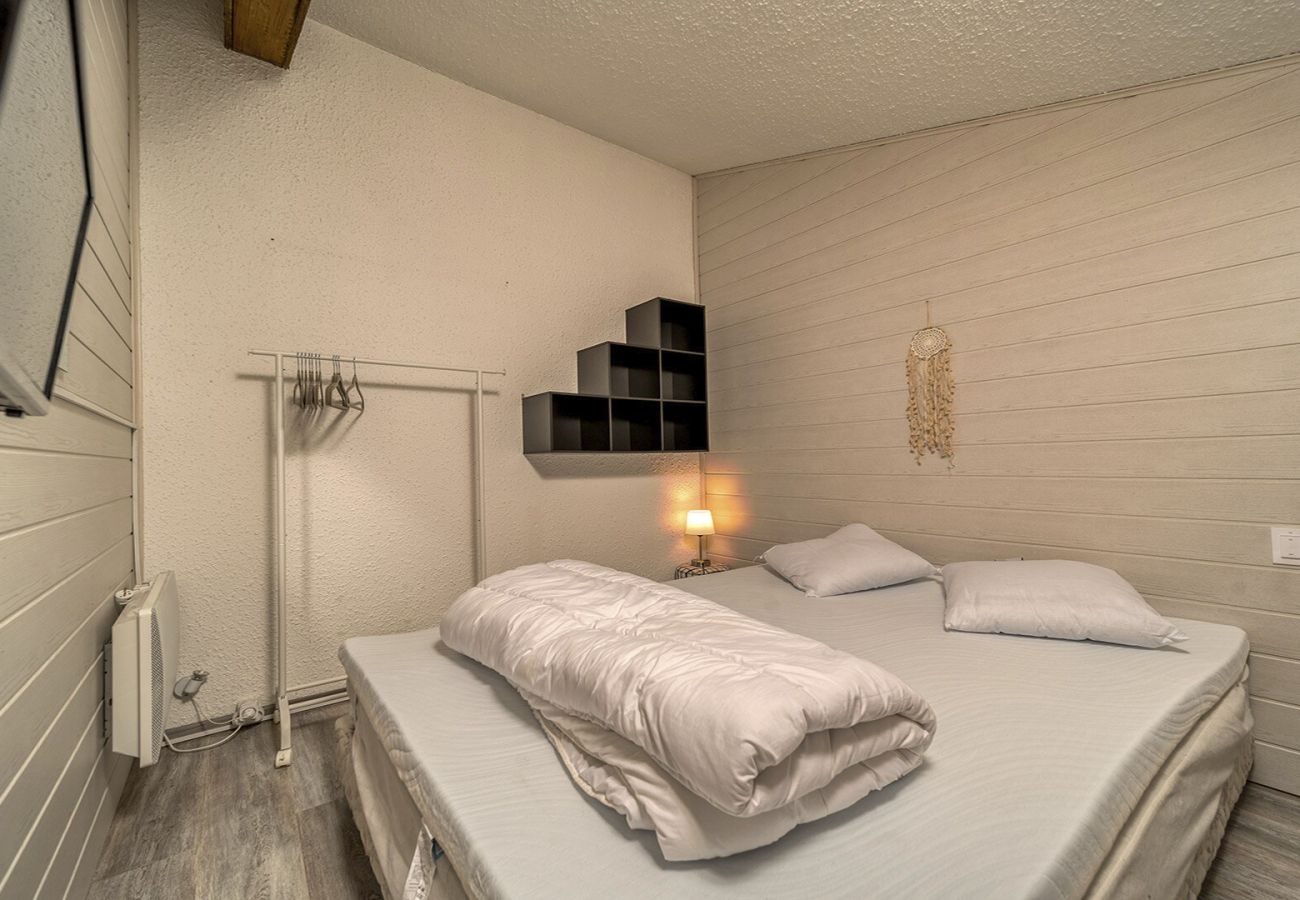Studio in Allos - Studio with a mezzanine and views of the countryside