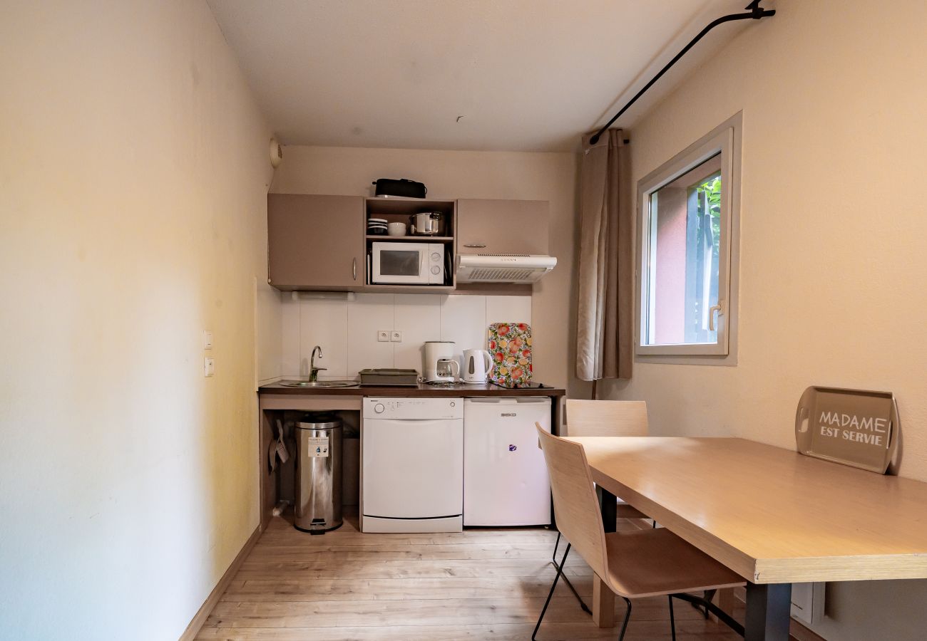 Apartment in Ax-les-Thermes - Apartment with a terrace and an outdoor pool