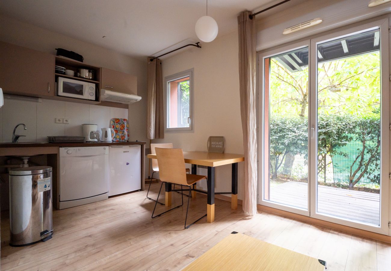 Apartment in Ax-les-Thermes - Apartment with a terrace and an outdoor pool