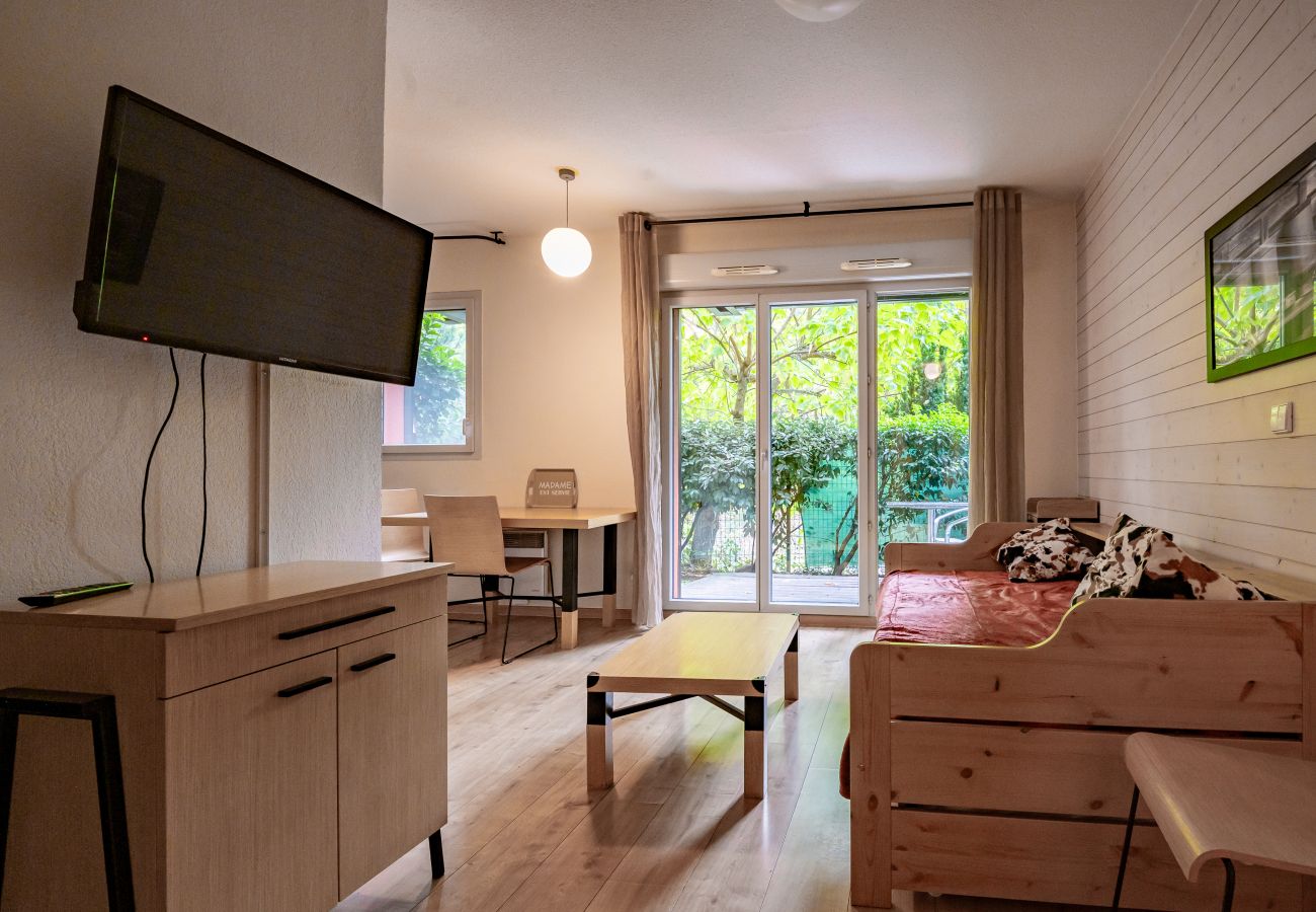 Apartment in Ax-les-Thermes - Apartment with a terrace and an outdoor pool