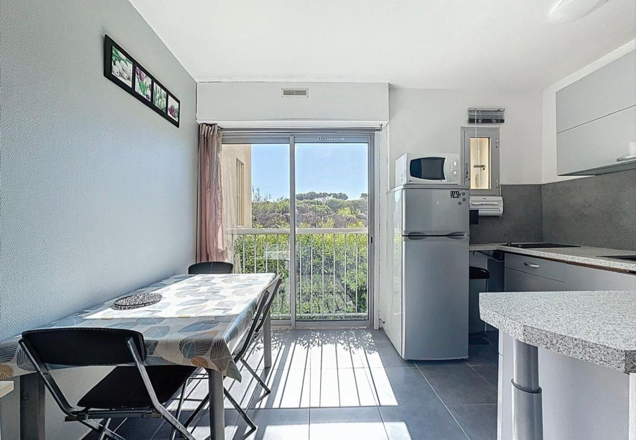 Studio in Agde - Studio for 4 ppl near the sea
