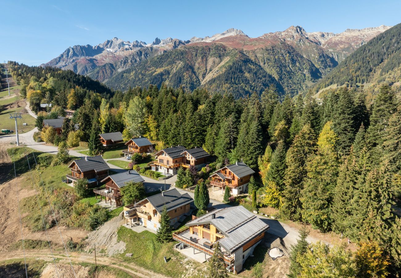 Chalet in La Léchère - Fully Equipped Chalet with Mountain Views