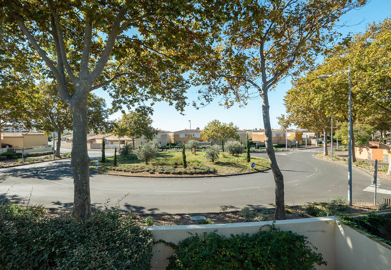 Apartment in Agde - Air-conditioned flat with a mezzanine and a balcony