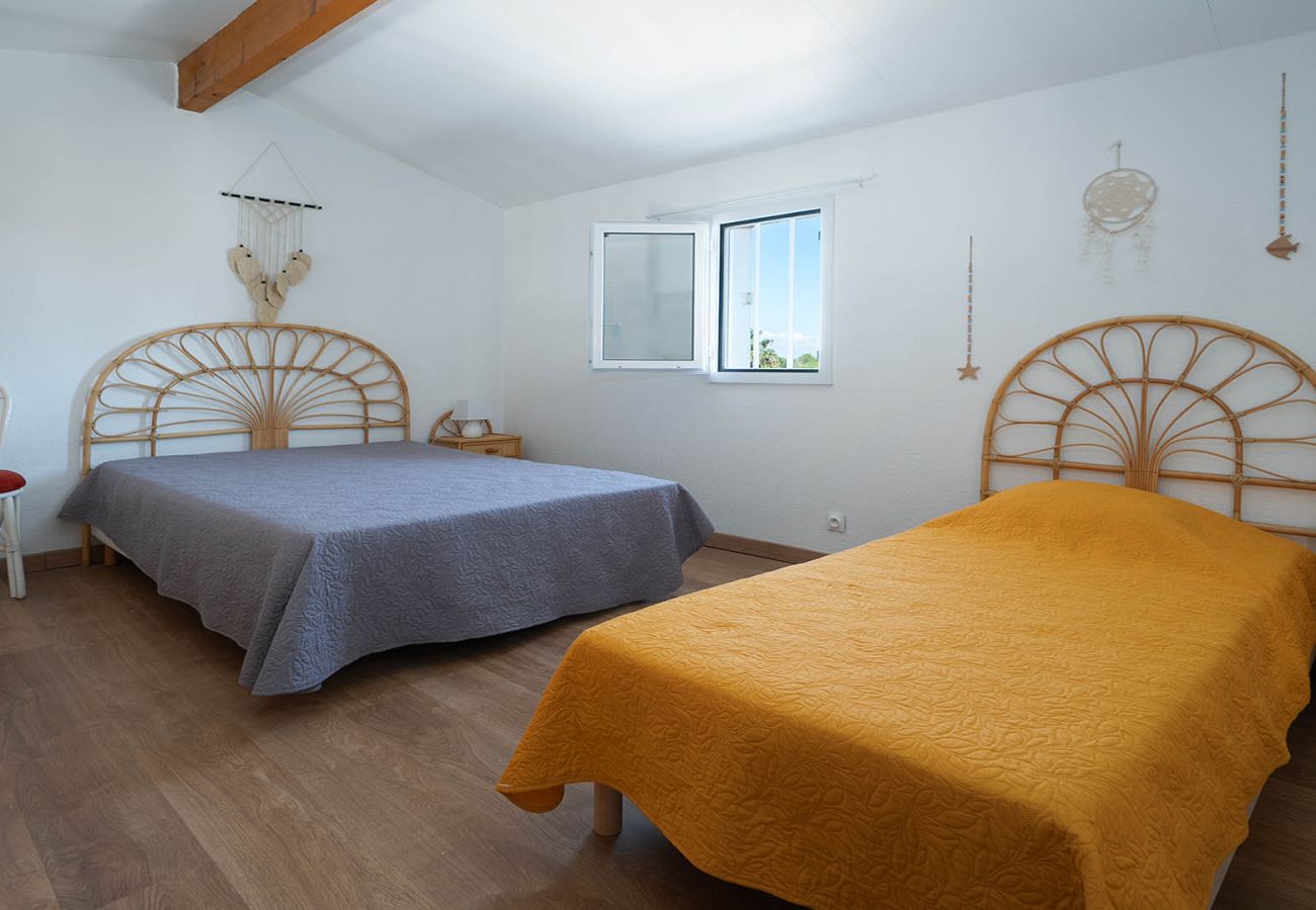 Apartment in Agde - Air-conditioned flat with a mezzanine and a balcony