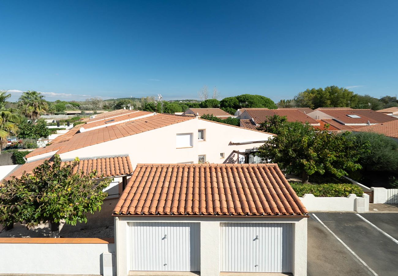 Apartment in Agde - Air-conditioned flat with a mezzanine and a balcony