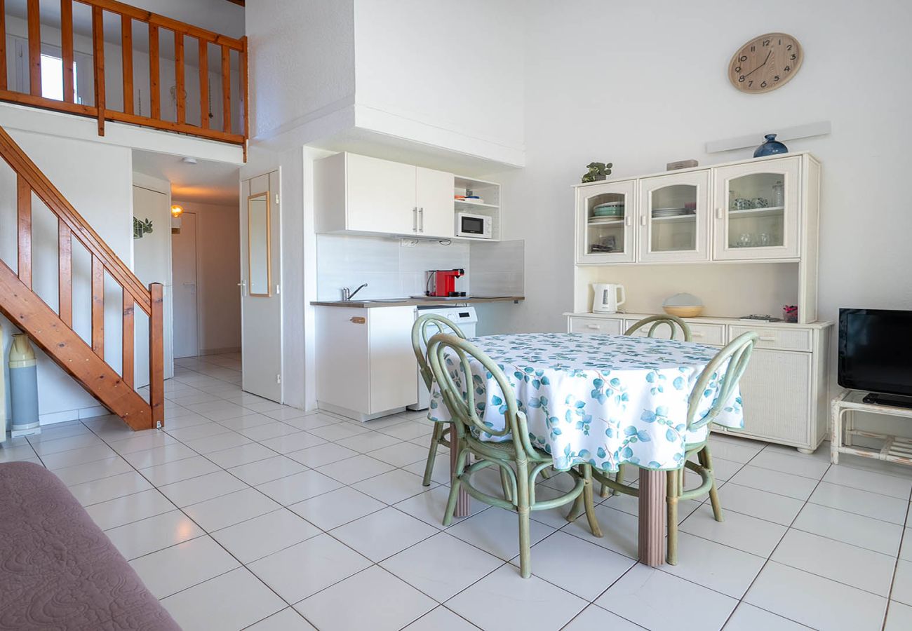 Apartment in Agde - Air-conditioned flat with a mezzanine and a balcony