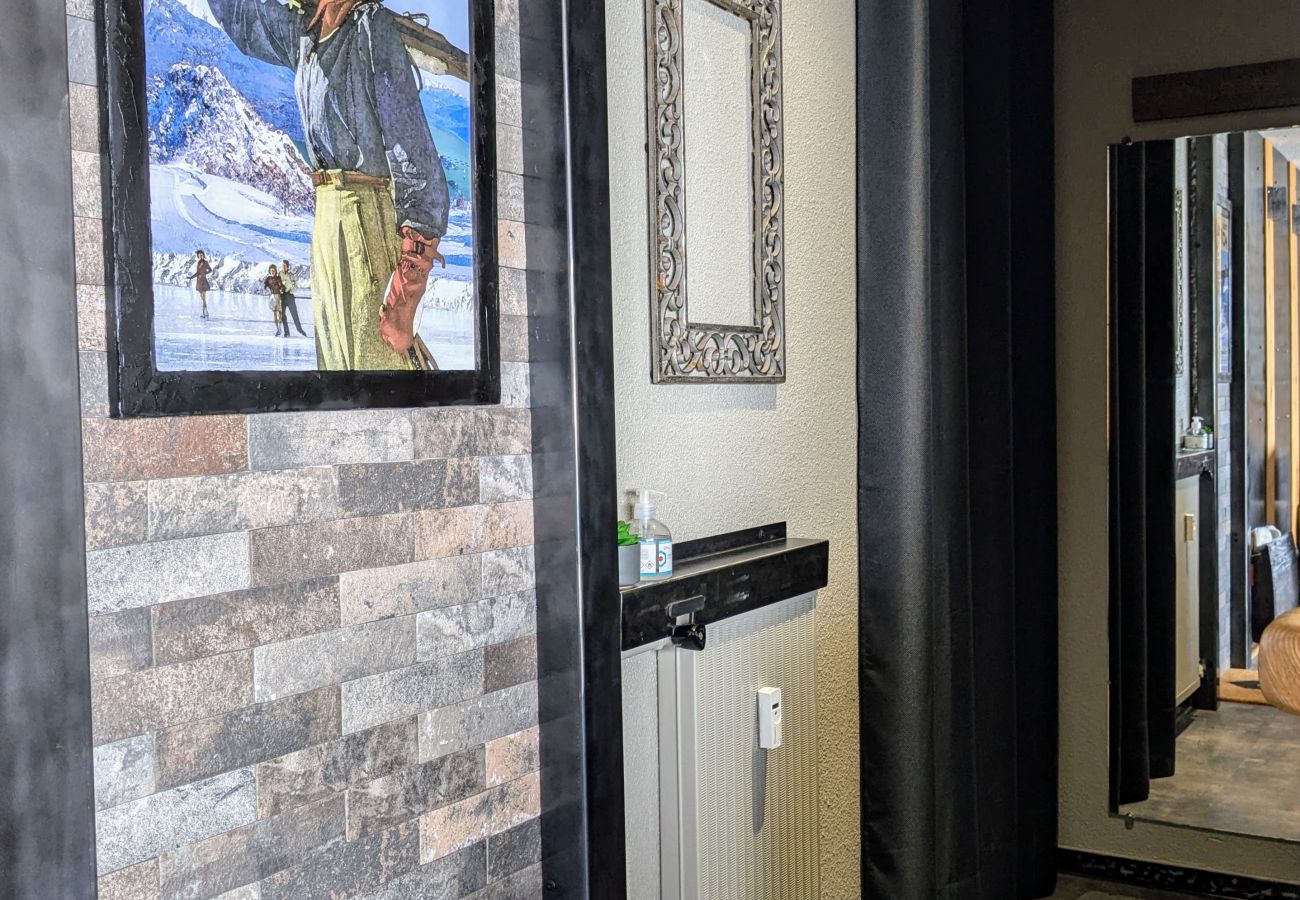Studio in Chamrousse - Renovated studio flat with views of the ski slopes