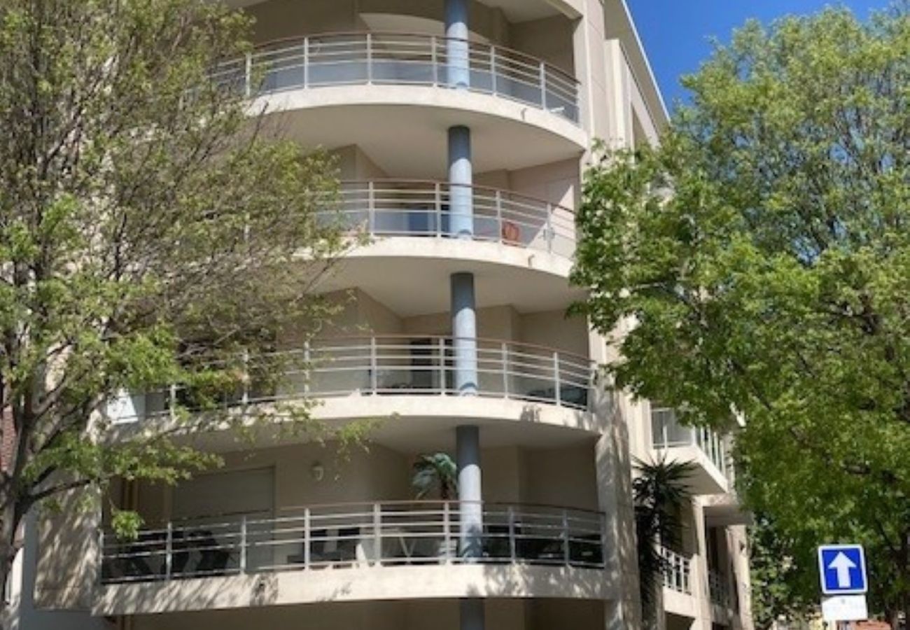 Appartement à Cagnes-sur-Mer - Appt 4 pers Moderne et lumineux, belle terrasse, piscine 