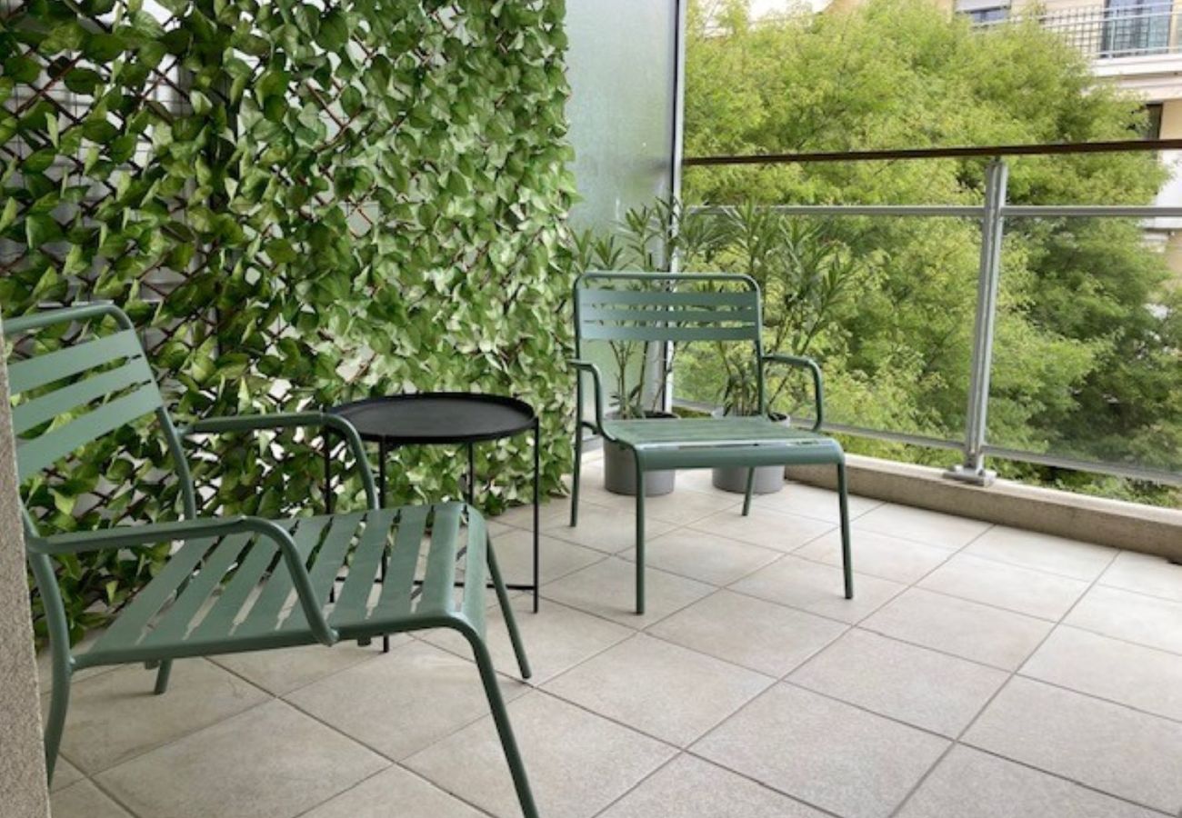 Appartement à Cagnes-sur-Mer - Appt 4 pers Moderne et lumineux, belle terrasse, piscine 
