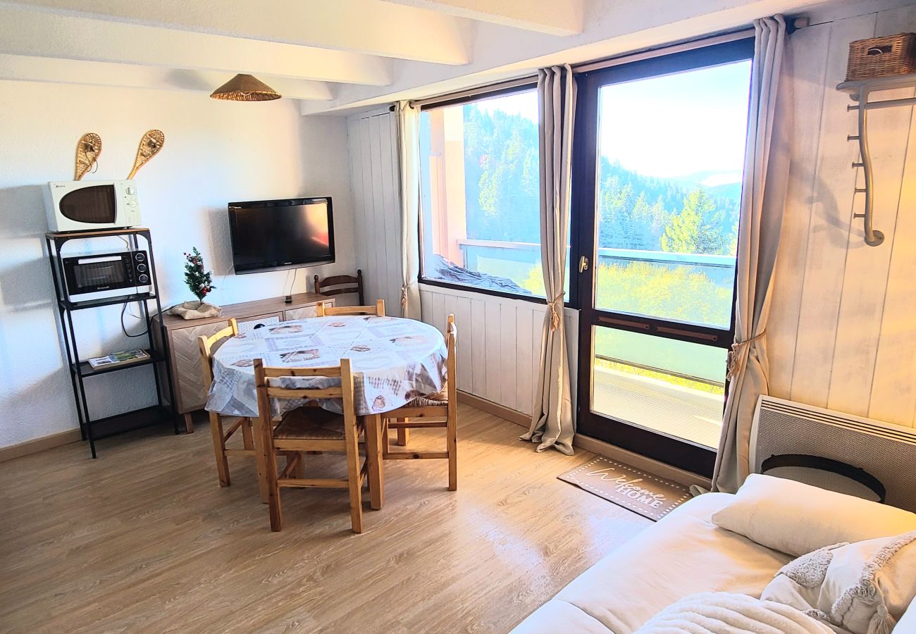 Studio à Chamrousse - Appartement lumineux 5 pers, balcon, proche des pistes