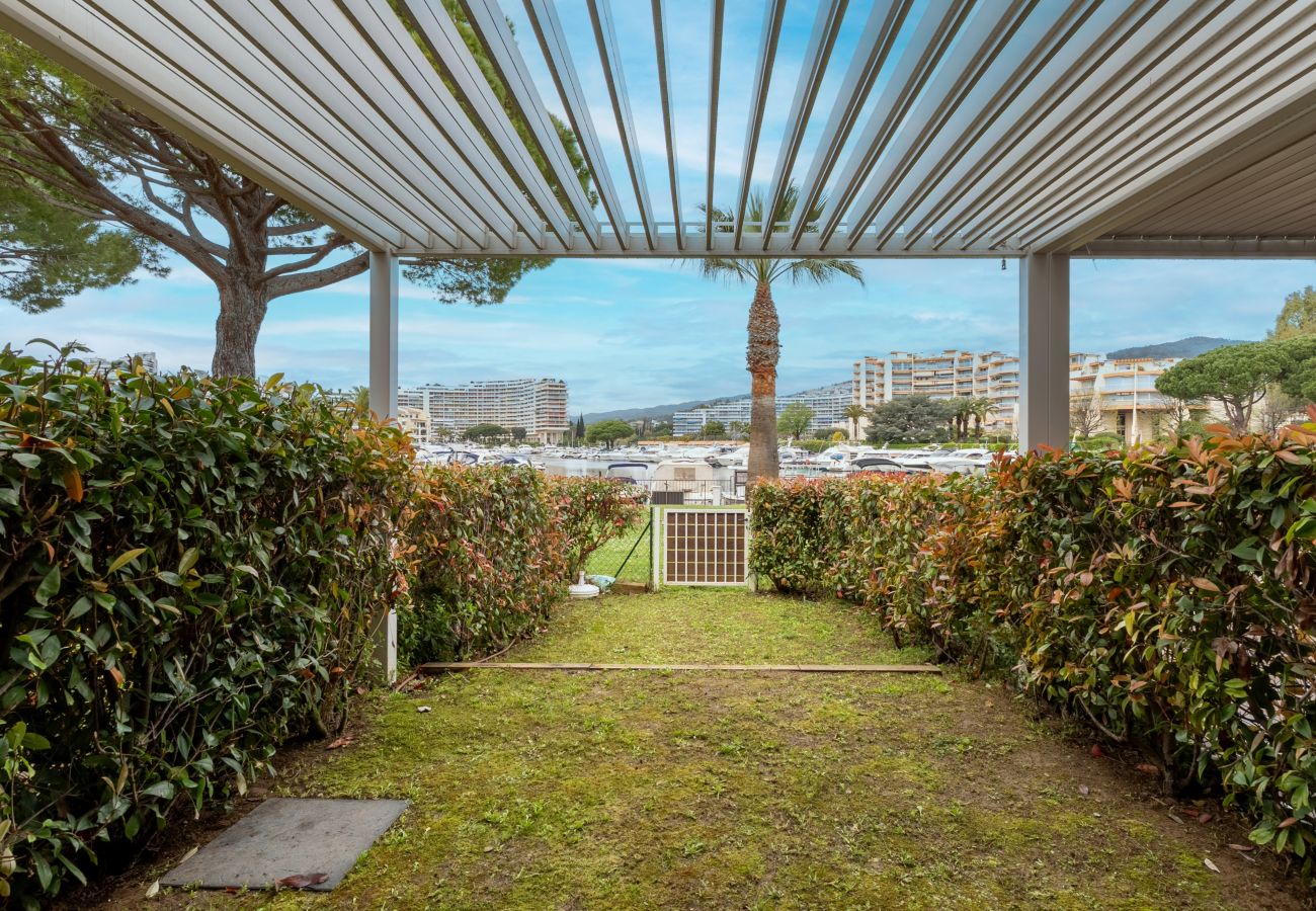 Appartement à Mandelieu-la-Napoule - Bel Appt avec grand jardin pour 4 pers
