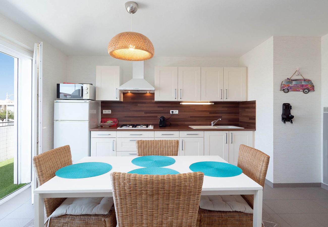 Appartement à Le Grau-du-Roi - Appartement avec balcon & parking à 500m de la plage
