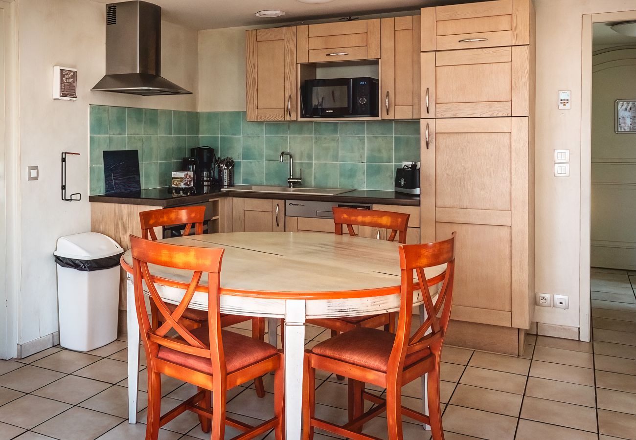 Appartement à Callian - Bel Appt 8 pers avec vue piscine