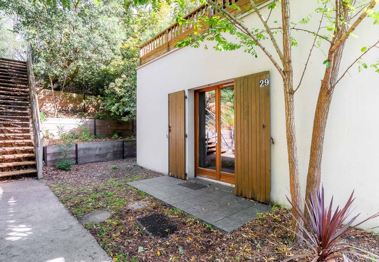 Appartement à Lacanau - Charmante maison avec terrasse, 6 pers