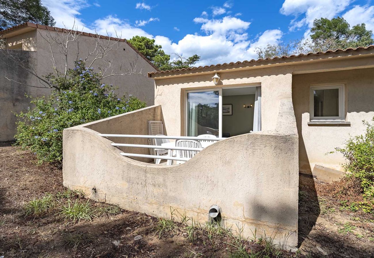 Maison mitoyenne à Sari-Solenzara - Maisonnette, 5 pers, terrasse, proche de la mer