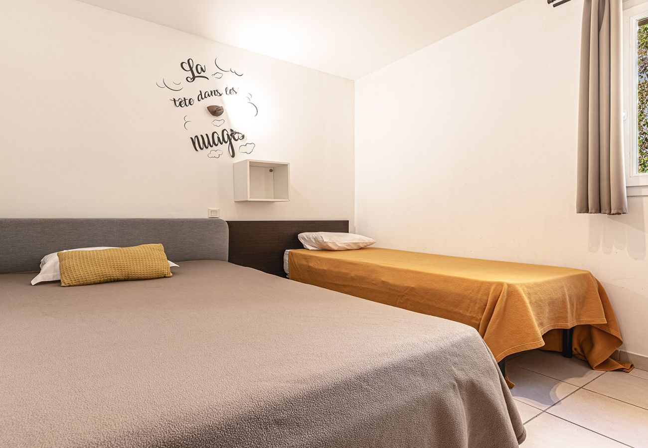Maison mitoyenne à Sari-Solenzara - Maisonnette, 5 pers, terrasse, proche de la mer