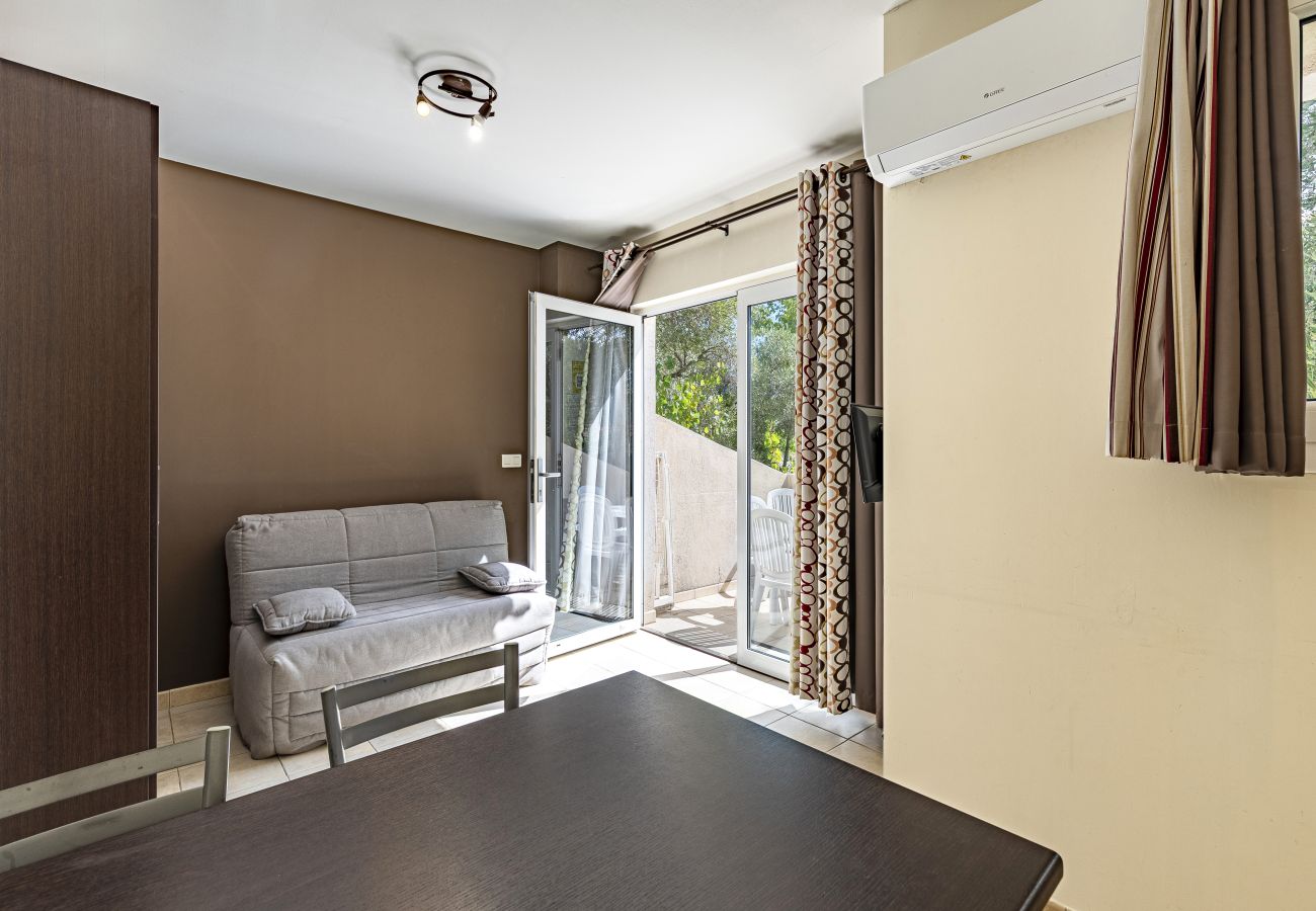 Maison mitoyenne à Sari-Solenzara - Maisonnette, 7 pers, terrasse, proche de la mer
