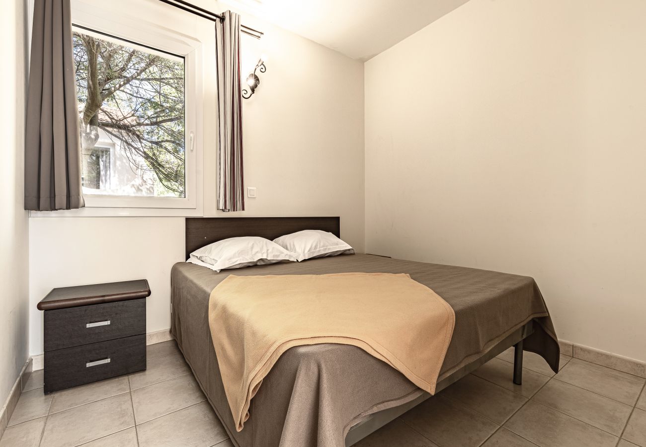 Maison mitoyenne à Sari-Solenzara - Maisonnette, 7 pers, terrasse, proche de la mer